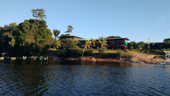 pacotes de pesca com pousada na selva