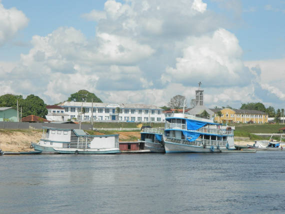 pesca na Amazônia no município santa isabel do rio negro