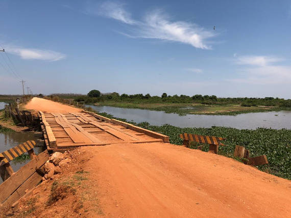 transpantaneira estrada para pescaria no pantanal